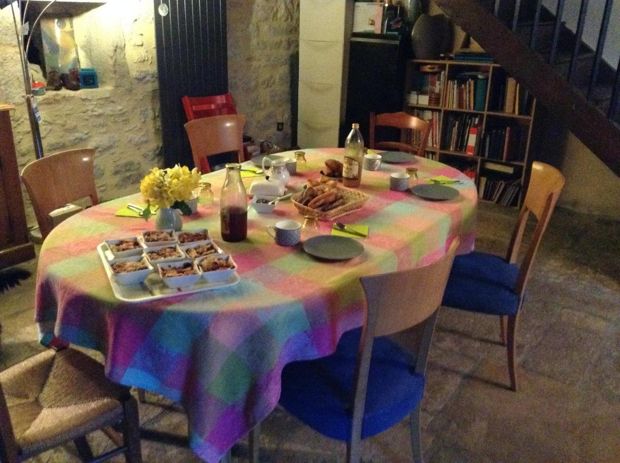 Les Roulottes Du Lot Bed & Breakfast Gramat Bagian luar foto
